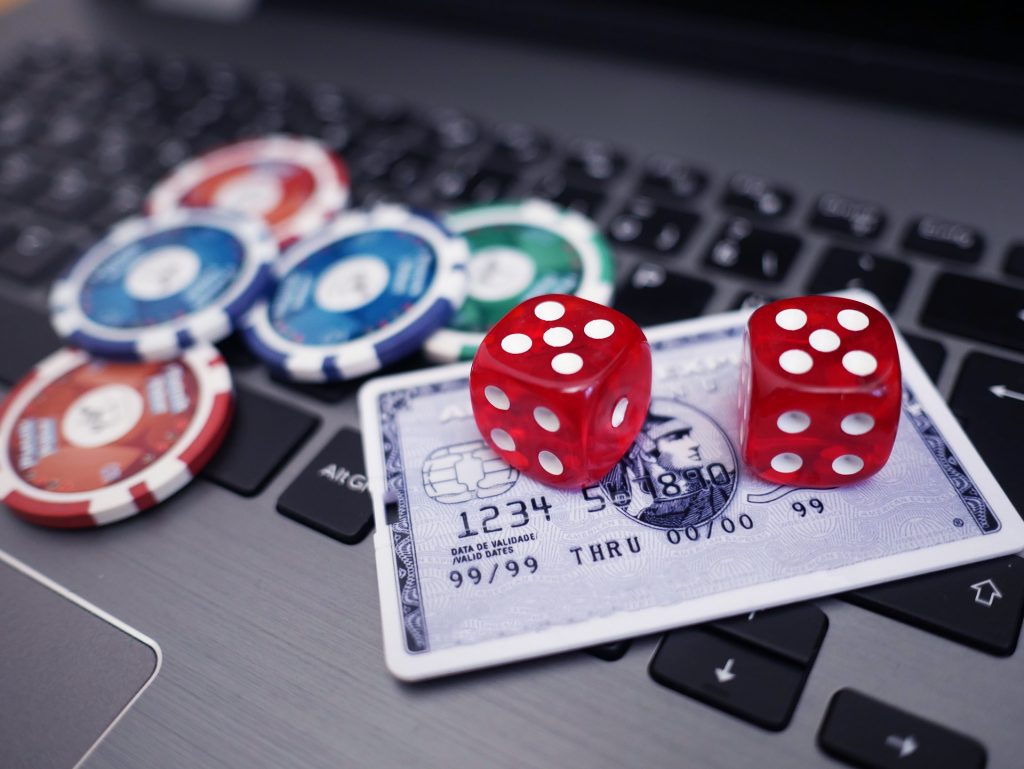casino-online-game-chips