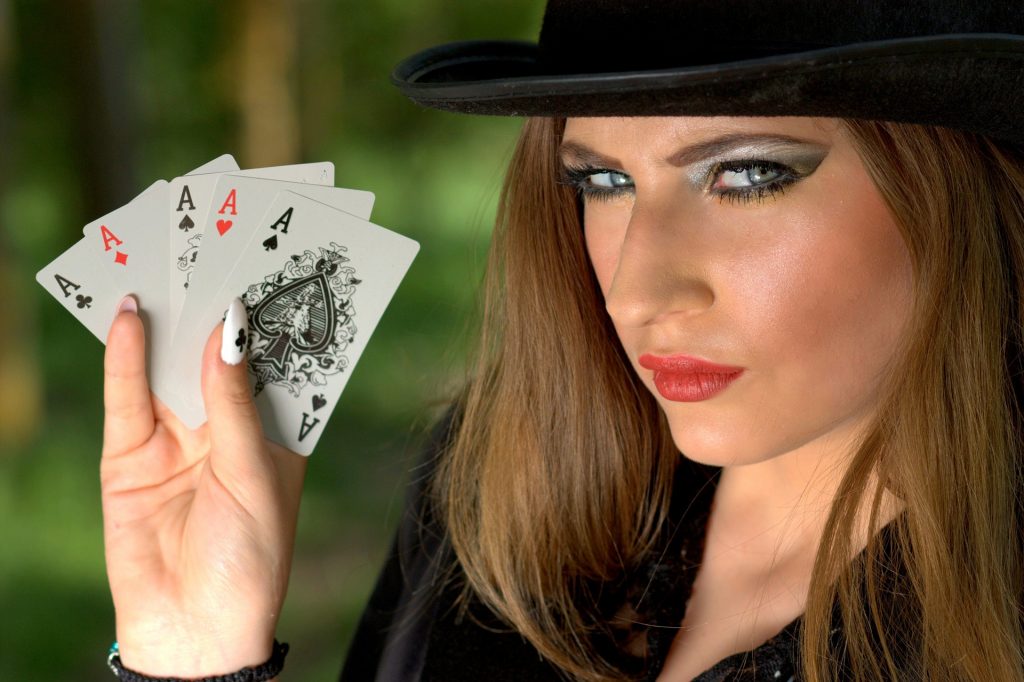 girl-cards-poker